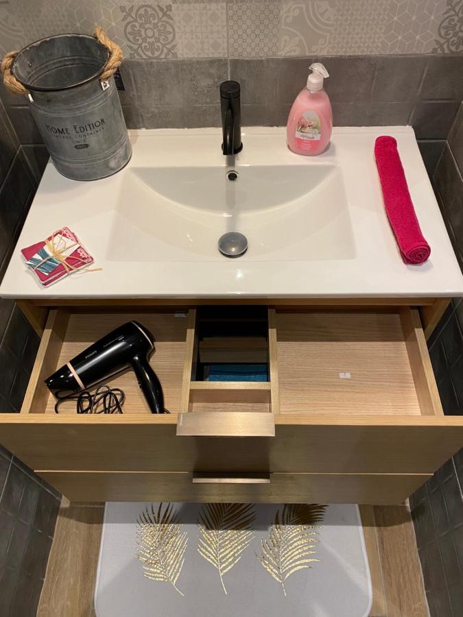 Appartement 50M2 Centre Marche Wifi Tribunal 드라기냥 외부 사진